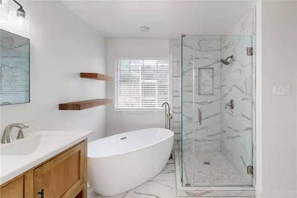 2213 E Briargate DR, Bryan, TX 77802