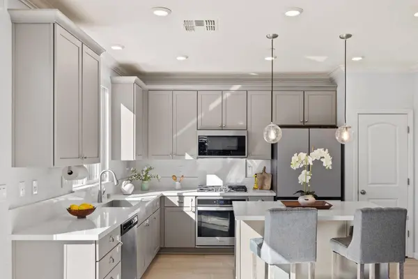 1202 Palermo CT, Salinas, CA 93905