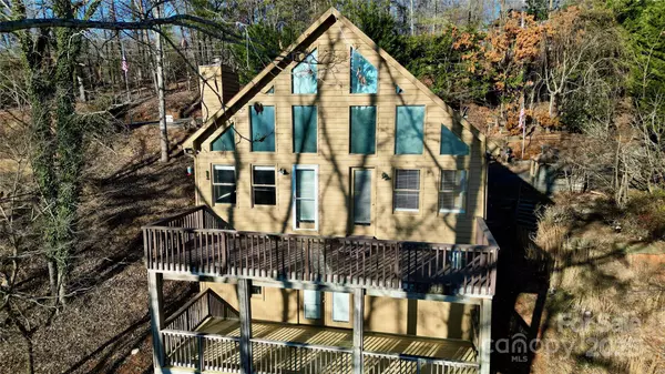 201 Ridge View CIR, Lake Lure, NC 28746
