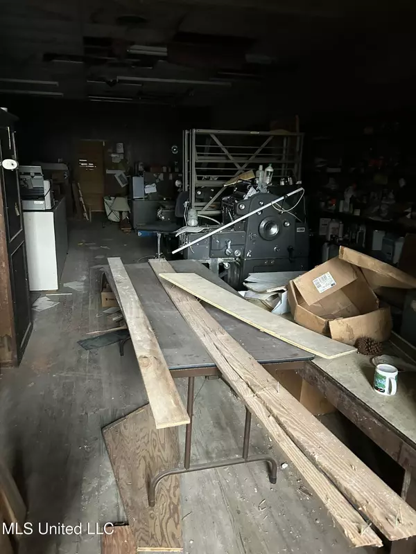 304 S Main Street, Yazoo City, MS 39194