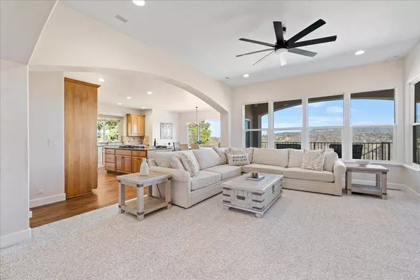 12441 Morning Mist LN, Auburn, CA 95602