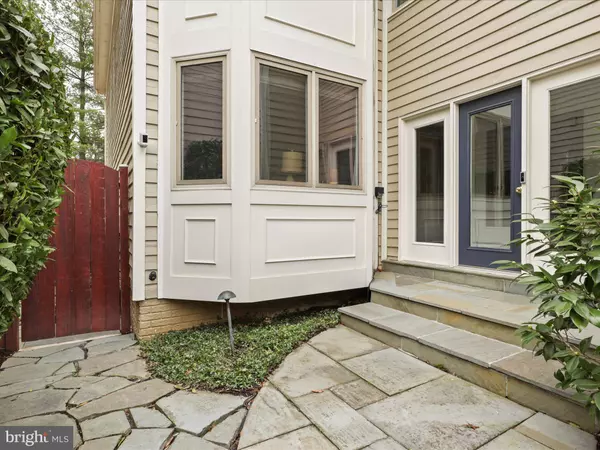 2931 ARAN CT, Oakton, VA 22124