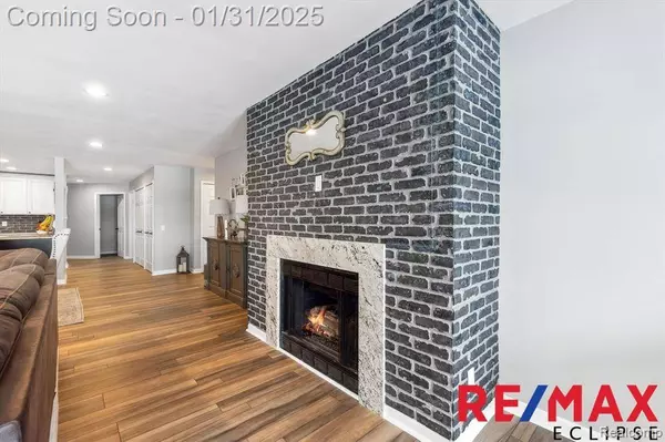 3276 Island Cove Drive 250, Waterford, MI 48328