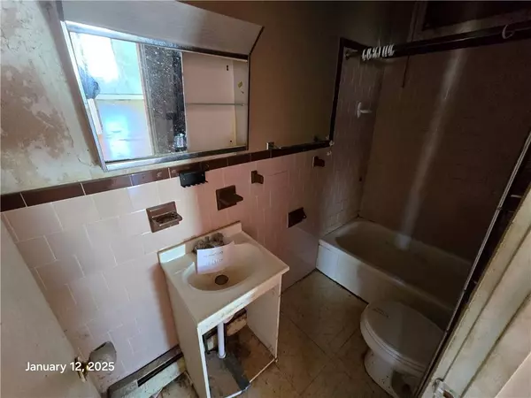 44 Park PL, Burrillville, RI 02859