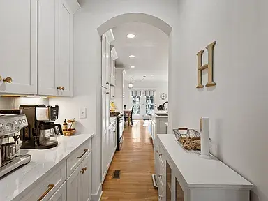 1230 McGavock Pike, Nashville, TN 37216-3131