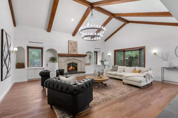 8040 N Gray Log, Fox Point, WI 53217