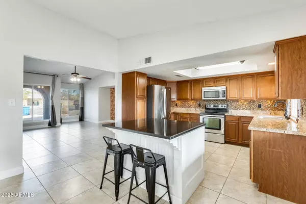 1437 W YUKON Drive, Phoenix, AZ 85027