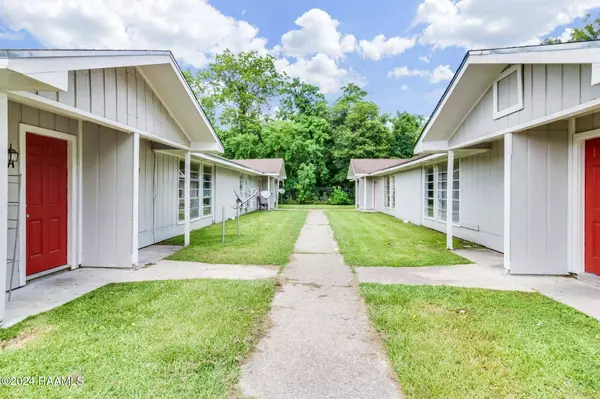 605 Yvonne, New Iberia, LA 70560