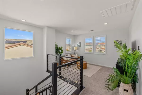 1202 Palermo CT, Salinas, CA 93905