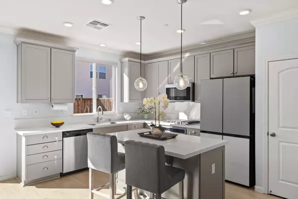 1202 Palermo CT, Salinas, CA 93905