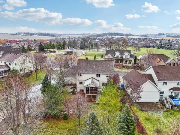 1221 Hanover Trail, Waunakee, WI 53597