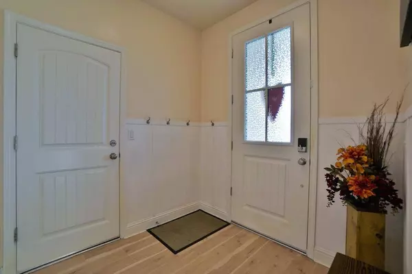 2470 W Mallard LN, Hanford, CA 93230