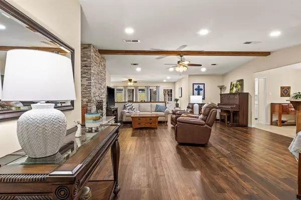 310 Kent Drive, Pittsburg, TX 75686