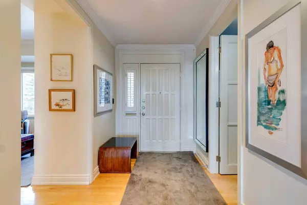 3203 Rideau PL SW #17, Calgary, AB T2S2T1