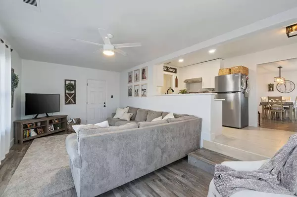 7090 N Thorne AVE, Fresno, CA 93650