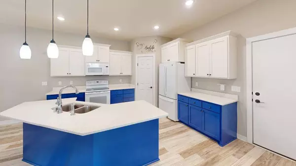 6150 Boulder Ridge DR, Rockford, MN 55373