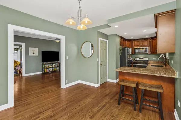 5409 Lane PL, Downers Grove, IL 60515