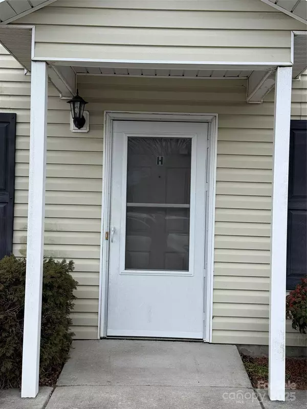 217 22nd ST SW #H, Hickory, NC 28602