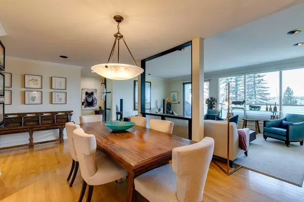 3203 Rideau PL SW #17, Calgary, AB T2S2T1