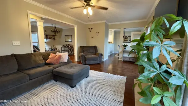 1605 Keever Ct, Louisville, KY 40245