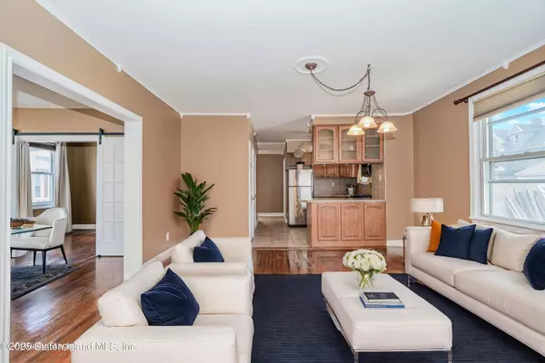 64 Garretson AVE, Staten Island, NY 10304