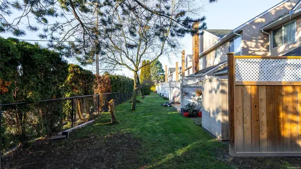 1550 North Dairy Rd #6, Saanich, BC V8A 1B1