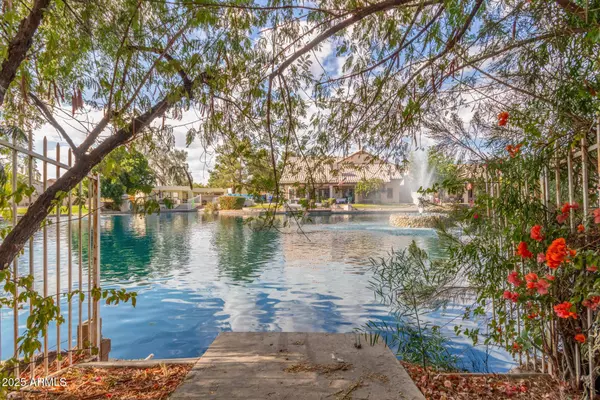 1205 E TRADEWIND Drive, Gilbert, AZ 85234