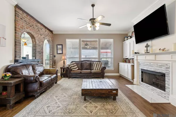 38175 Summerwood Ave, Prairieville, LA 70769