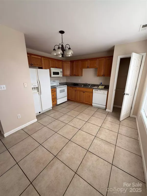 217 22nd ST SW #H, Hickory, NC 28602