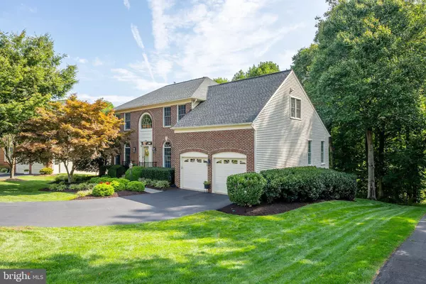 8281 ARMETALE LN, Fairfax Station, VA 22039