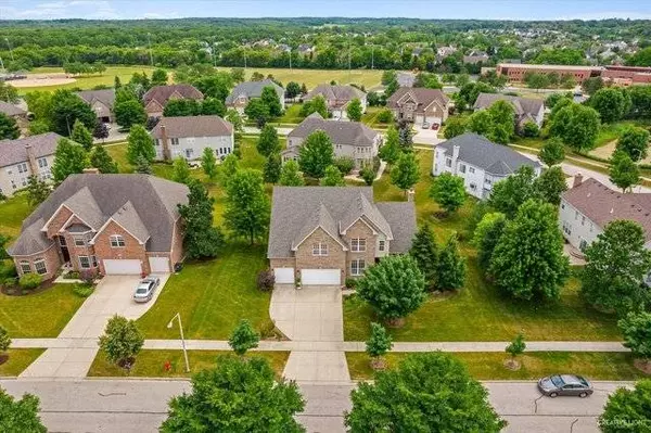 5425 Nicholson DR, Hoffman Estates, IL 60192