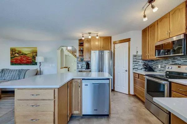 188 Chapman Close SE, Calgary, AB T2X 3T3