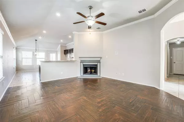 244 Oxford Drive, Fate, TX 75189