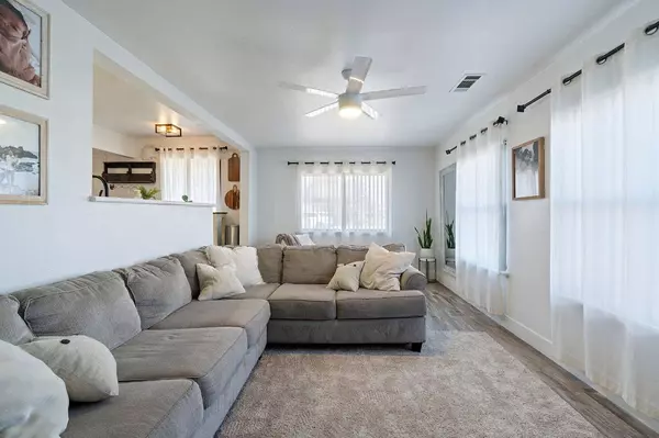 7090 N Thorne AVE, Fresno, CA 93650