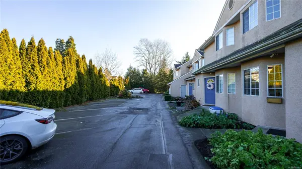 1550 North Dairy Rd #6, Saanich, BC V8A 1B1