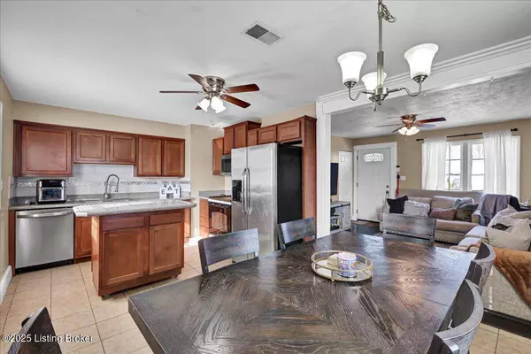 6117 Dobson Ct, Louisville, KY 40229