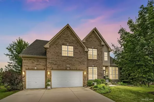 5425 Nicholson DR, Hoffman Estates, IL 60192