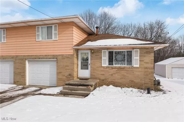 4545-4549 Cynthia DR, North Canton, OH 44720