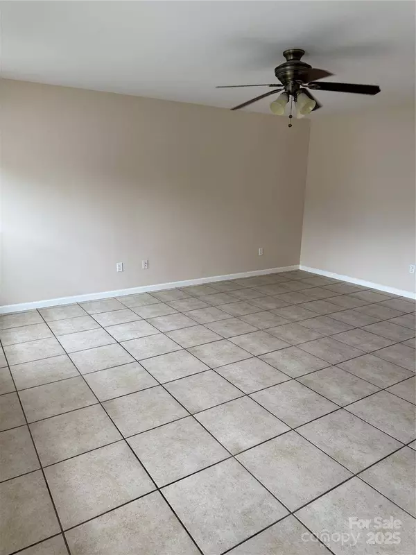 217 22nd ST SW #H, Hickory, NC 28602