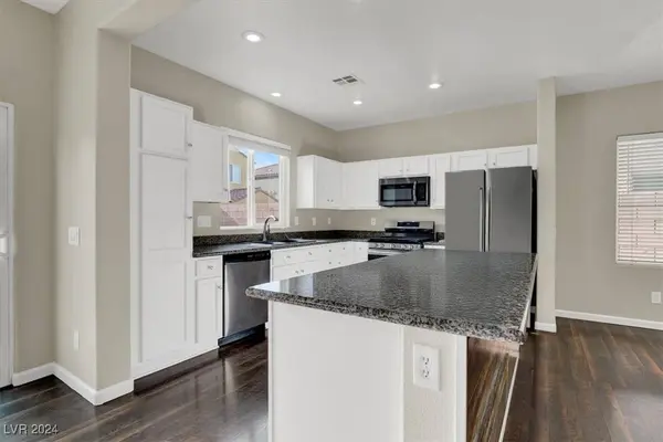 7113 River Meadows Avenue, Las Vegas, NV 89131