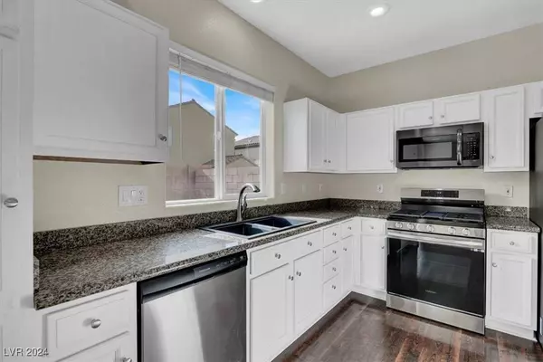 7113 River Meadows Avenue, Las Vegas, NV 89131