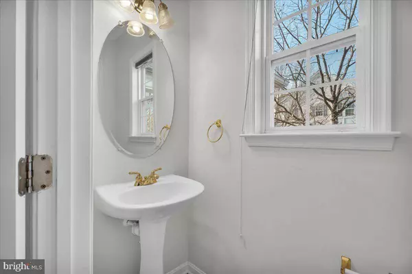 18 BORTON AVE, Voorhees, NJ 08043