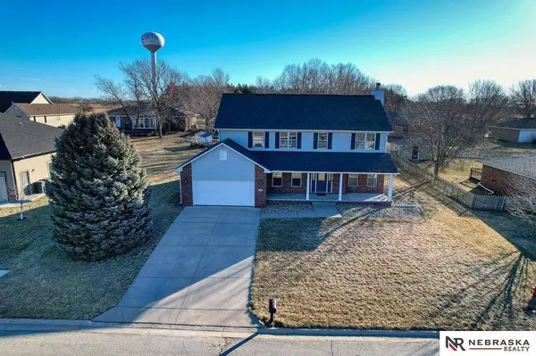 806 Tekolste Drive, Firth, NE 68358