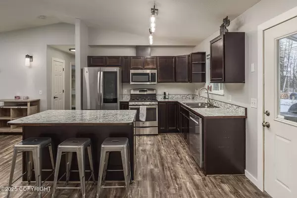 1331 Paddy PL, Wasilla, AK 99623