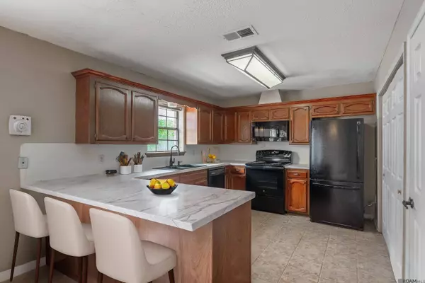 2042 Michel Delving Rd, Baton Rouge, LA 70810