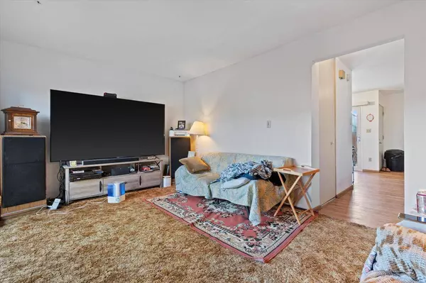 5225 S 13th STREET #B, Milwaukee, WI 53221