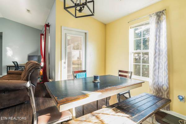 5035 Cattail LN, Corryton, TN 37721