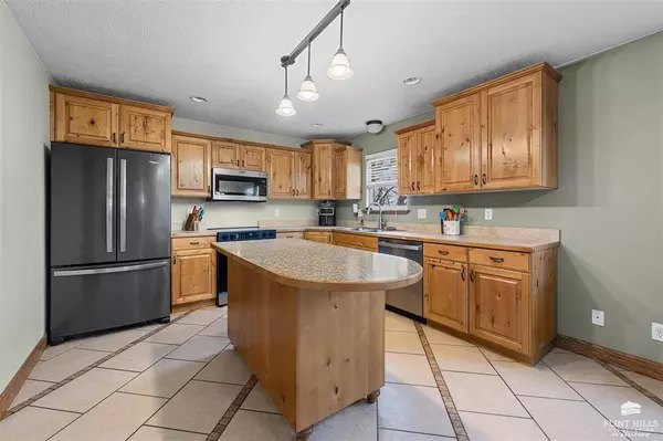 3104 Davis DR, Manhattan, KS 66502