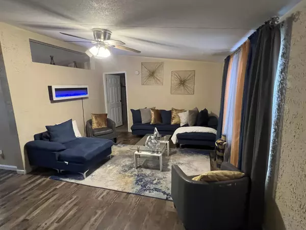 4325 Slash Pine LN, Tallahassee, FL 32305