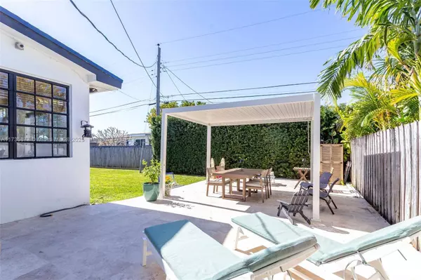 5010 SW 90th Ct, Miami, FL 33165